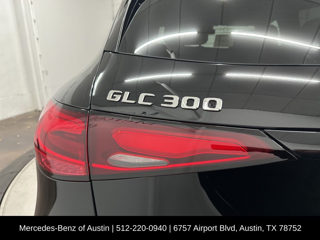 2025 Mercedes Benz GLC 300 photo 22