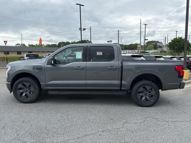 2025 Ford F-150 Lightning photo 6