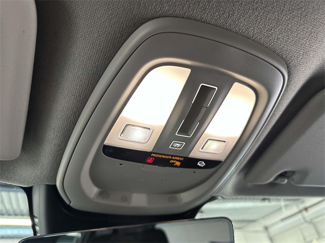2023 Volvo XC40 Plus photo 27
