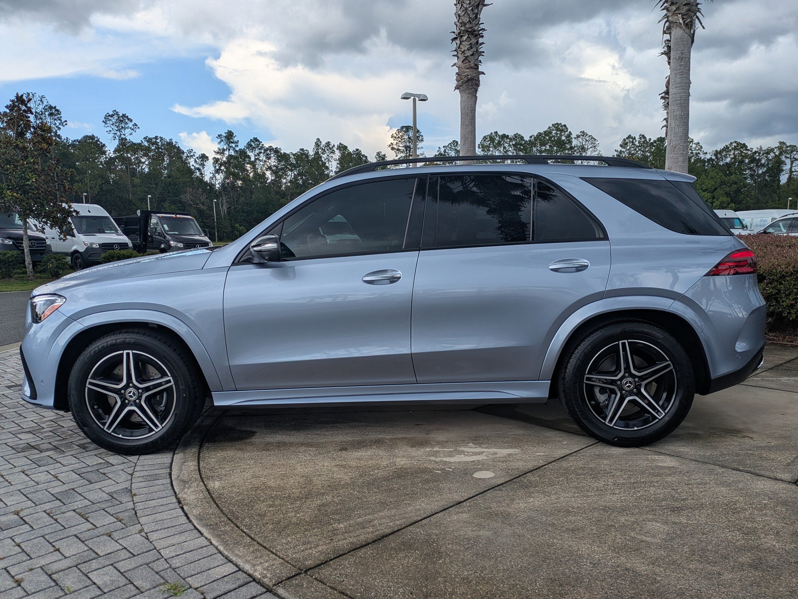 2025 Mercedes Benz GLE 350 4MATIC photo 8