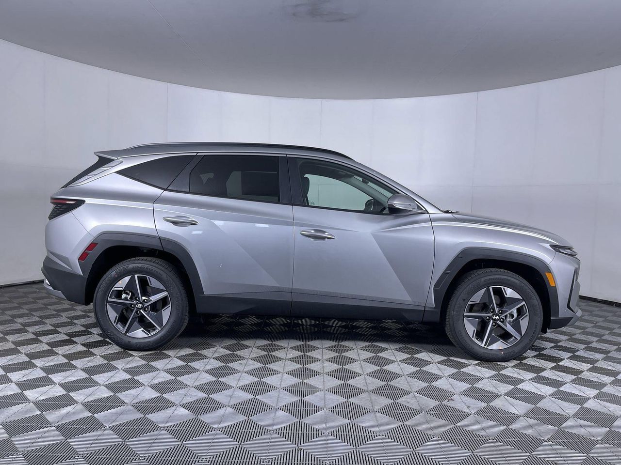 2025 Hyundai Tucson SEL Convenience photo 4