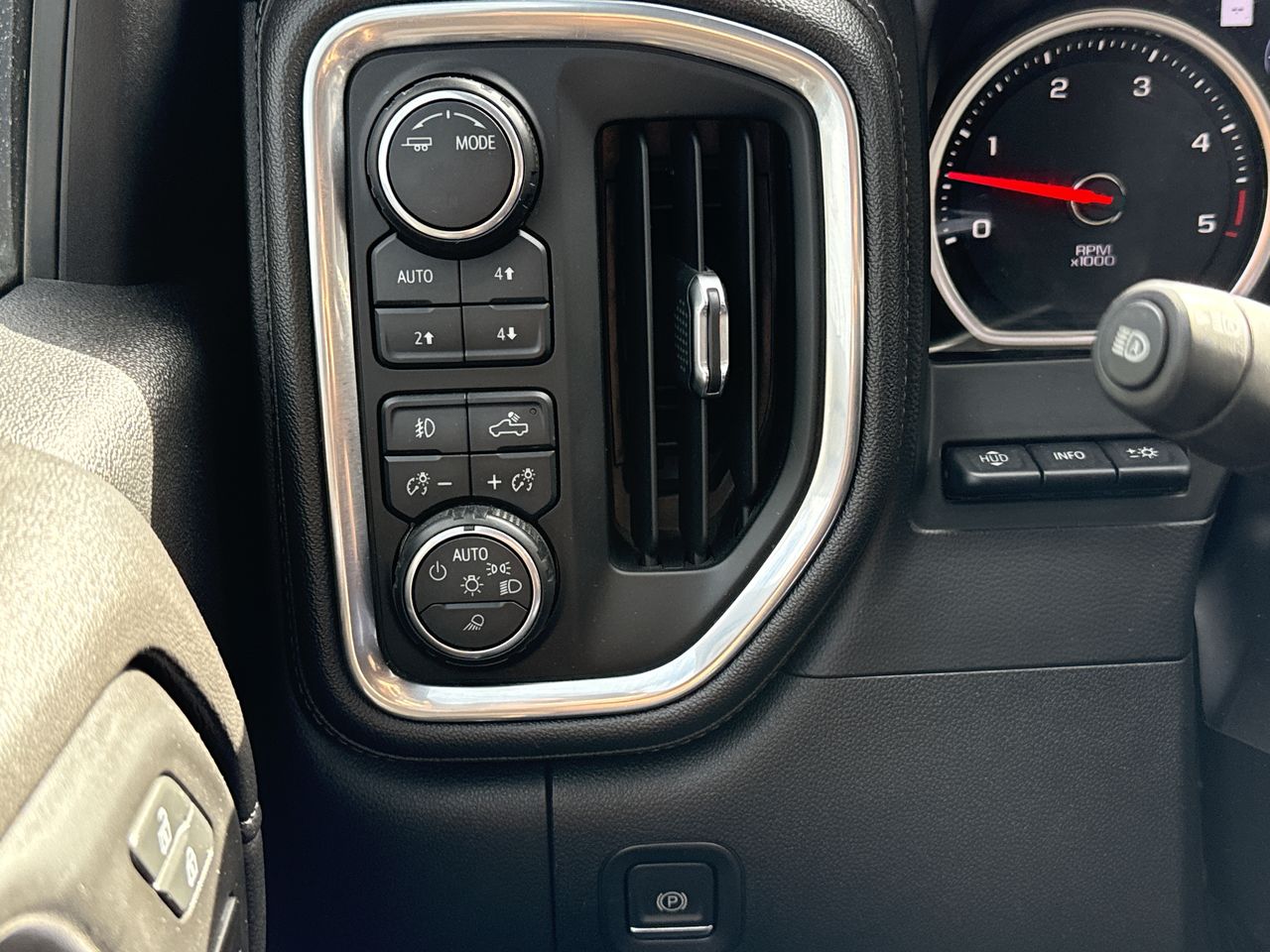 2020 Chevrolet Silverado 2500HD High Country photo 8