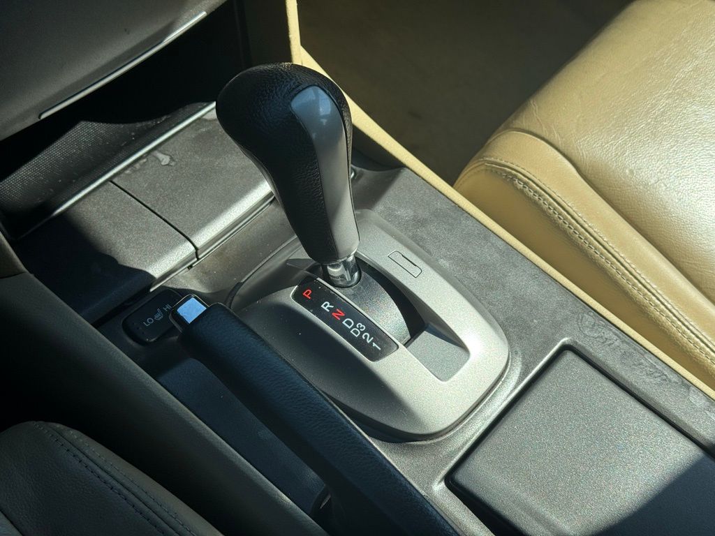2011 Honda Accord EX-L photo 28