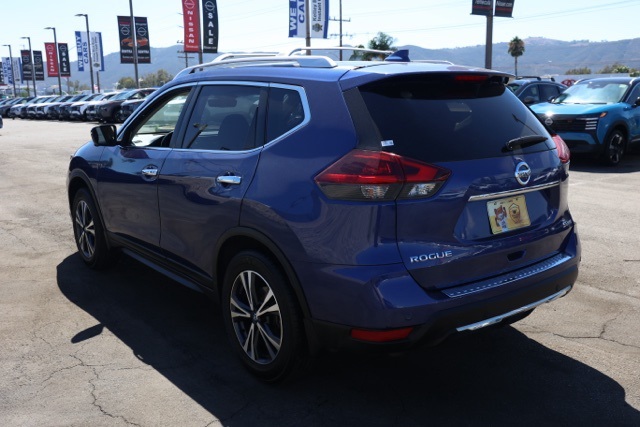 2020 Nissan Rogue SV photo 5