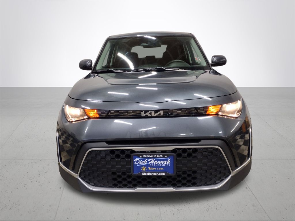 2023 Kia Soul LX photo 2