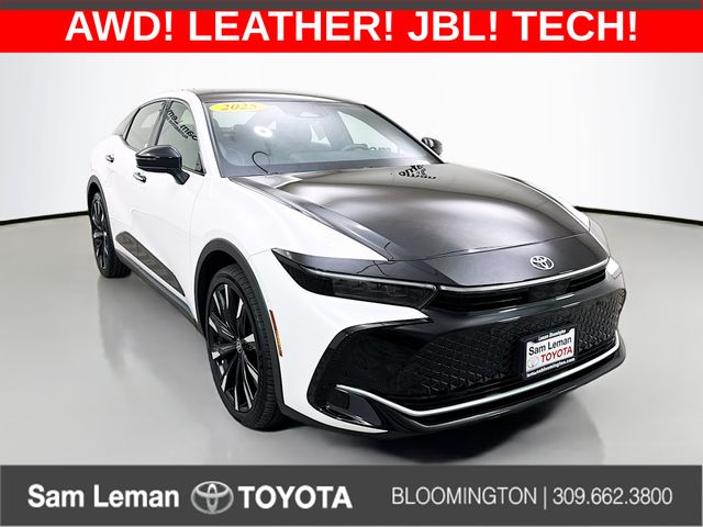 2025 Toyota Crown Platinum's photo