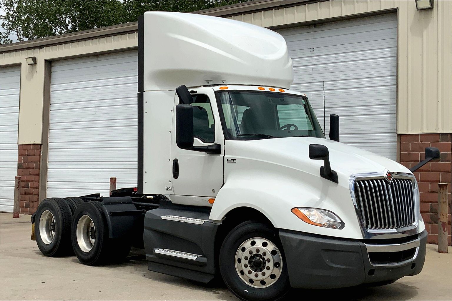 Used 2020 WHITE International  image 1