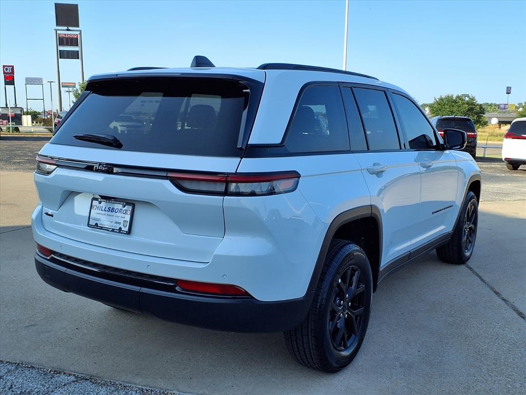 2025 Jeep Grand Cherokee Altitude photo 7