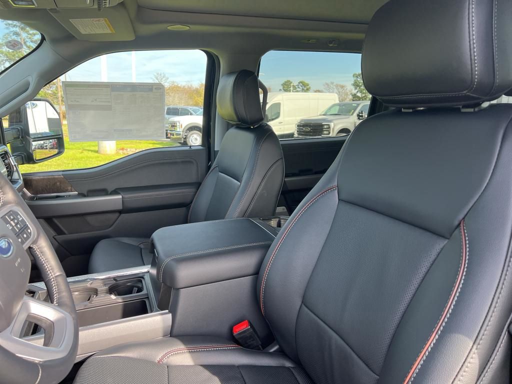 2024 Ford F-350 Lariat photo 14