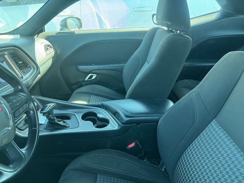 2021 Dodge Challenger SXT photo 3