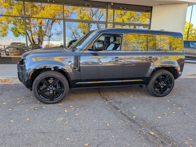 2025 Land Rover Defender 110 V8 photo 2