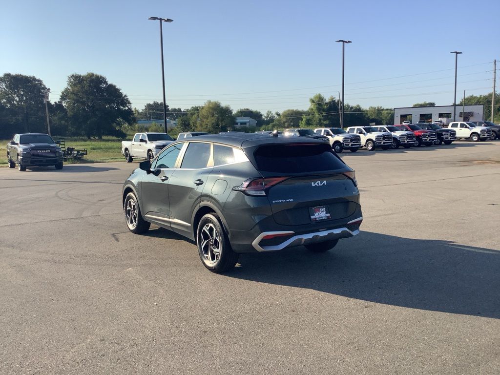 2023 Kia Sportage LX photo 3