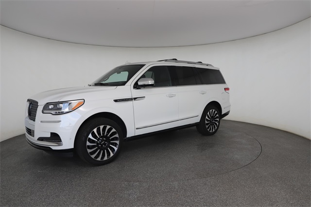 2024 Lincoln Navigator Black Label photo 3