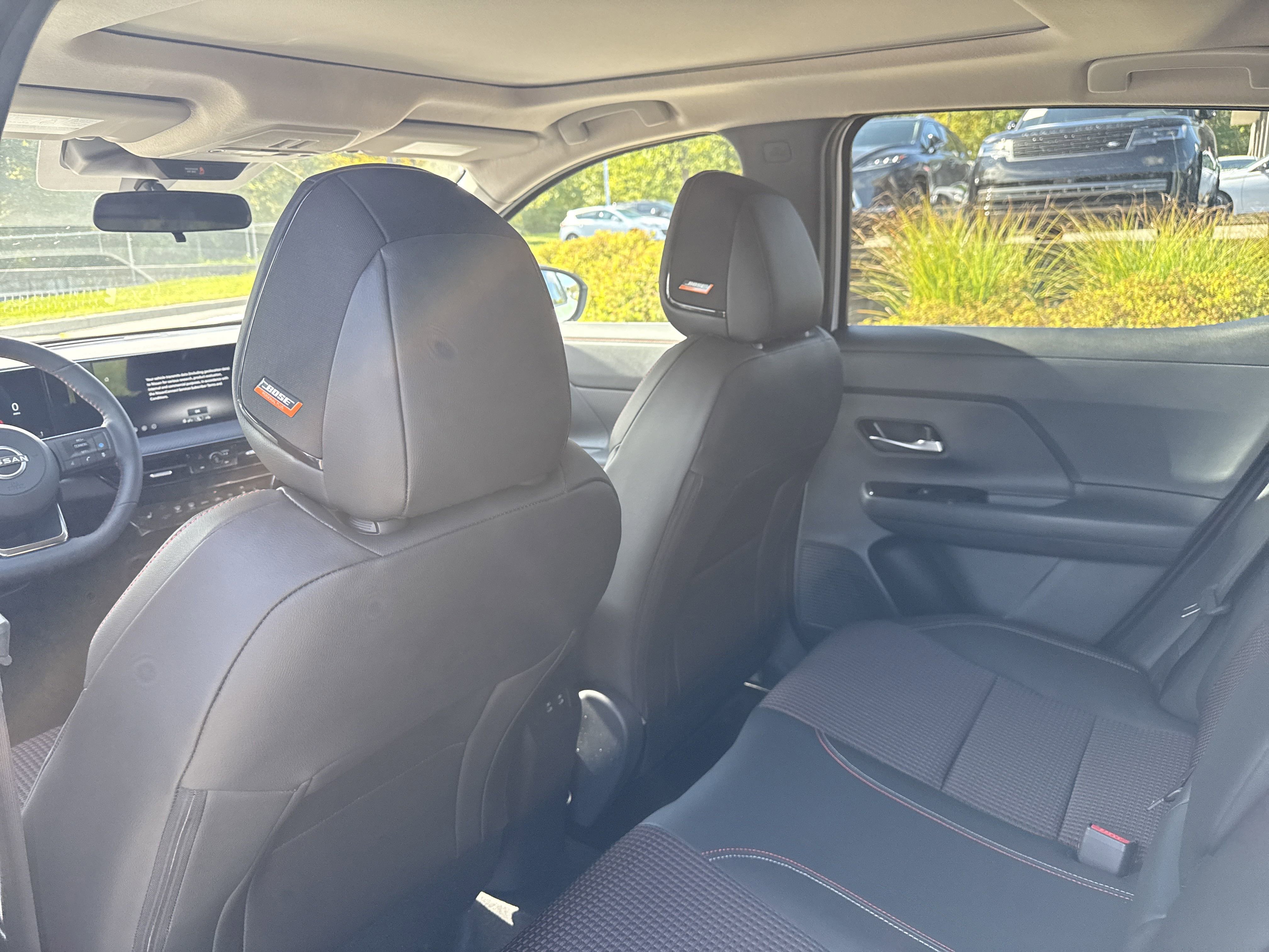 2026 Nissan Kicks SR photo 3
