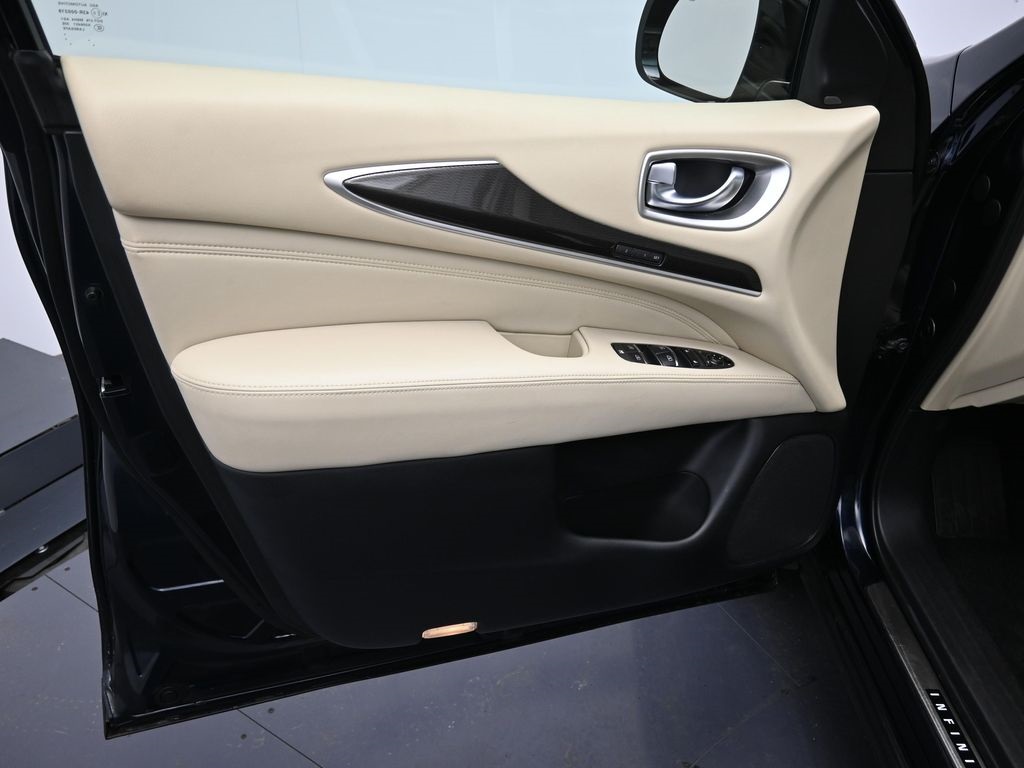 2019 Infiniti QX60 Luxe photo 9