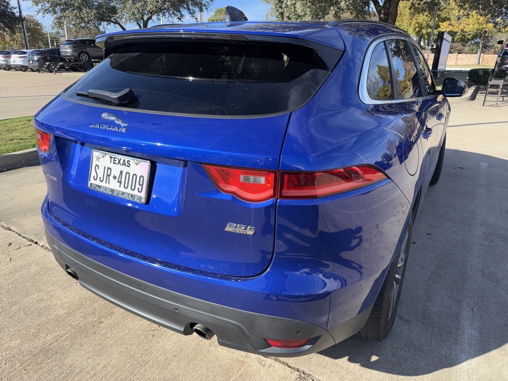 2020 Jaguar F-PACE Premium photo 4