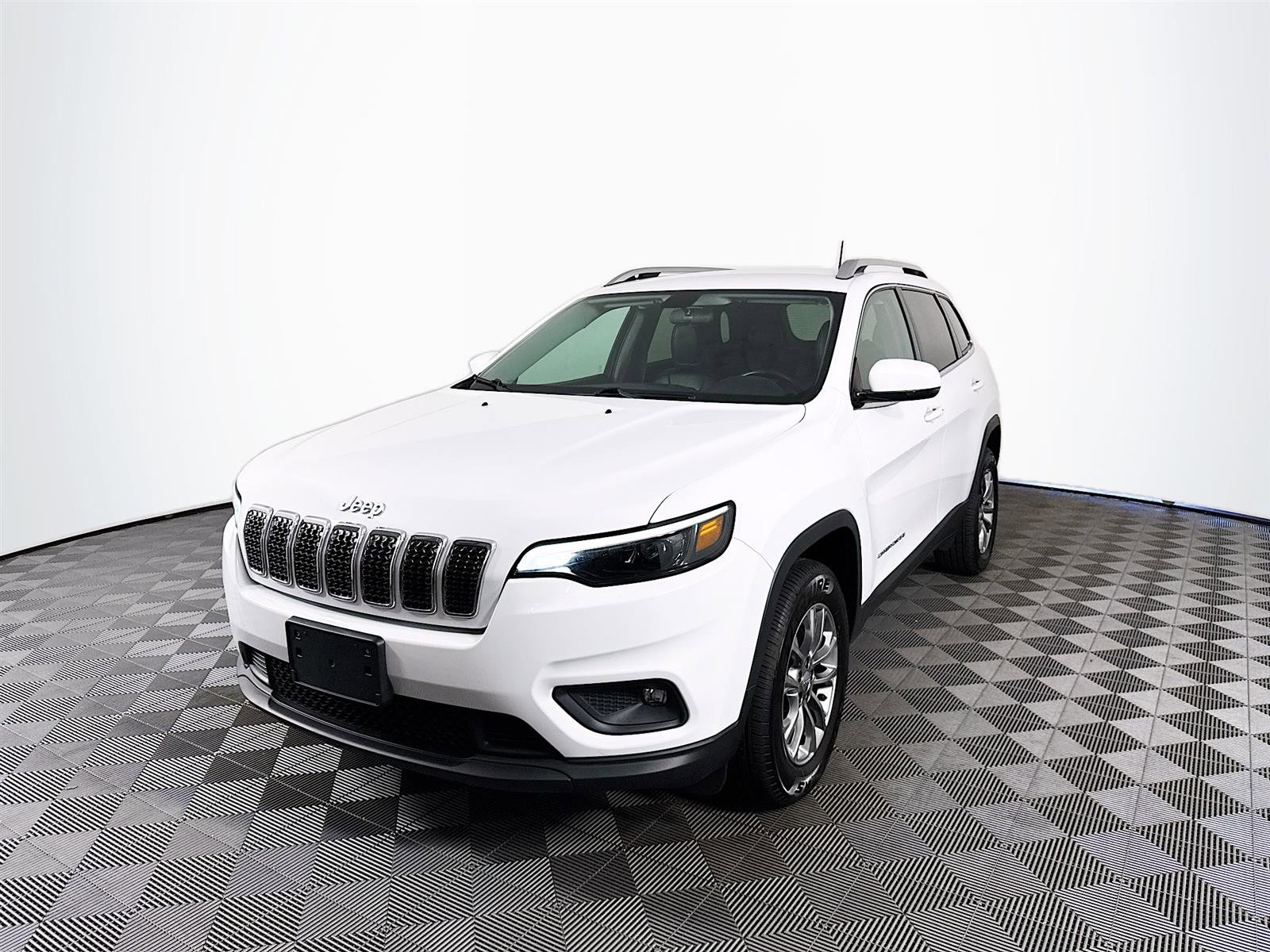 2019 Jeep Cherokee Latitude photo 2