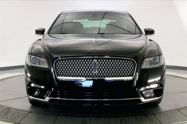 2017 Lincoln Continental Premiere photo 2
