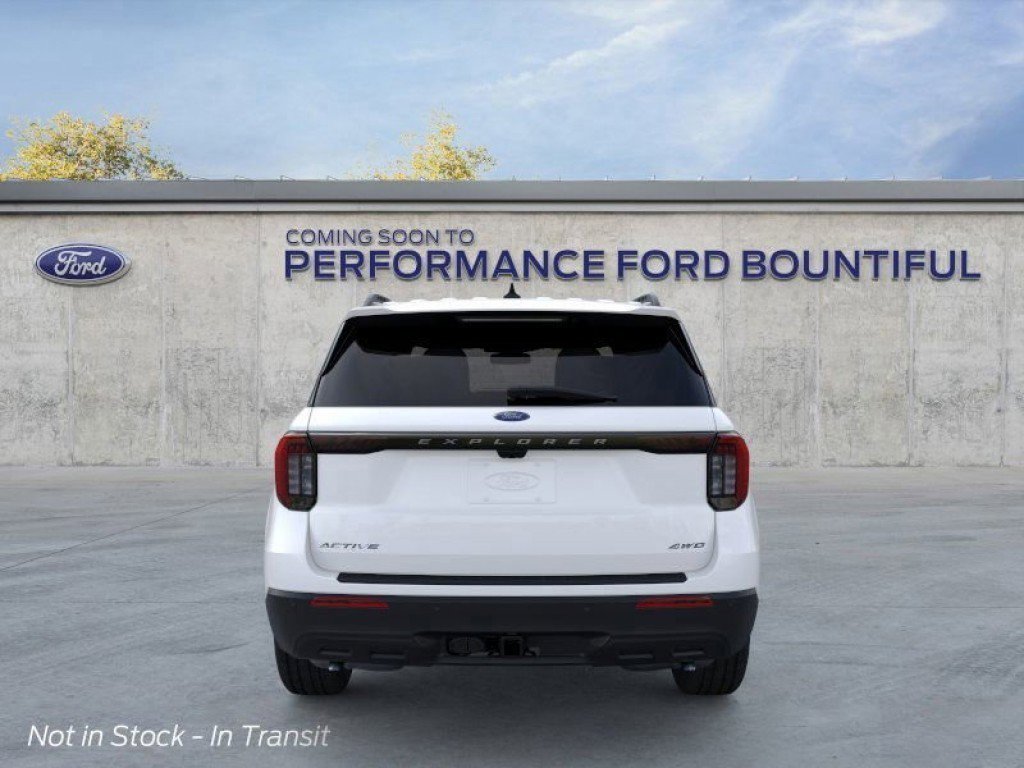 2025 Ford Explorer photo 3