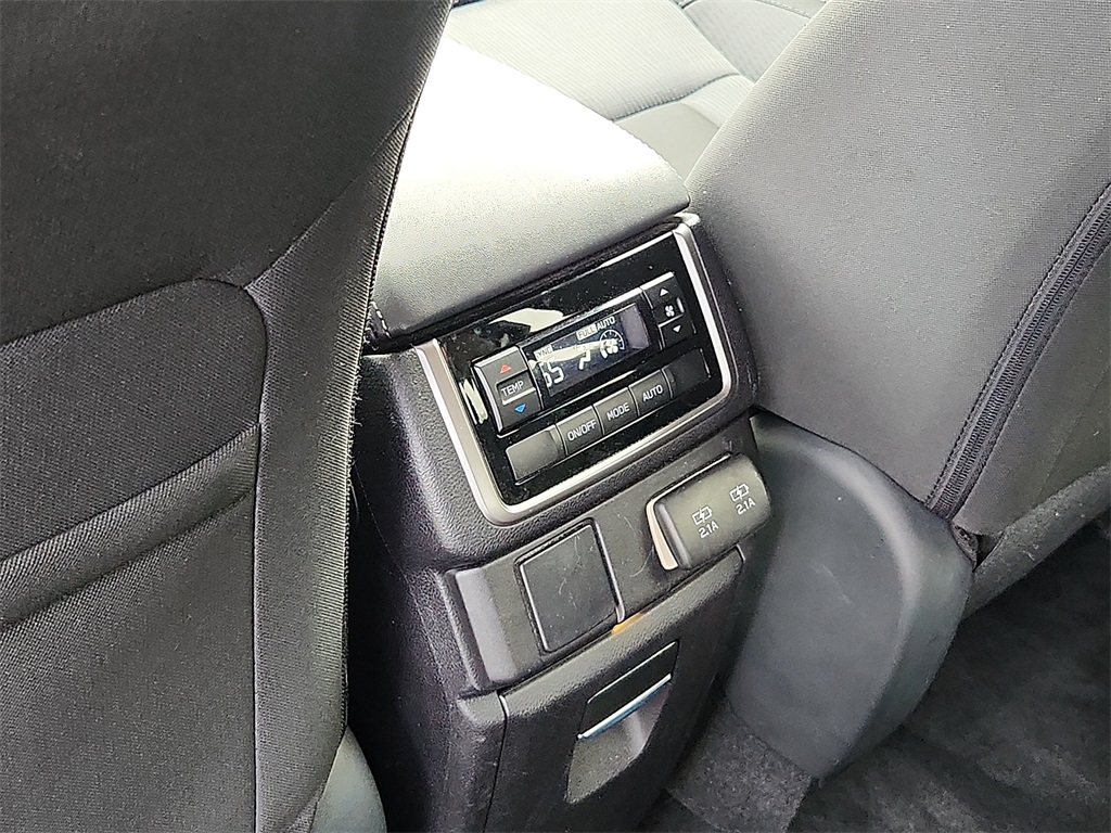 2022 Subaru Ascent Premium photo 11