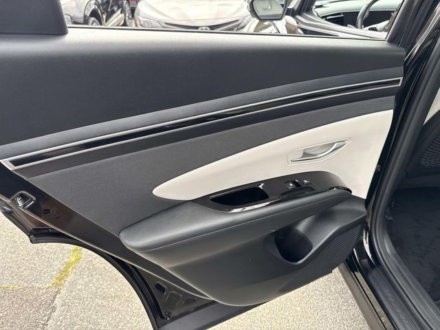 2023 Hyundai Tucson Limited photo 17