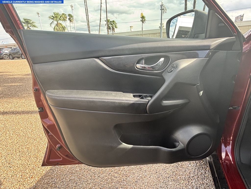 2020 Nissan Rogue SV photo 12