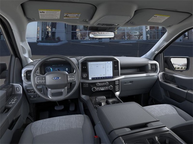 2025 Ford F-150 Lightning XLT photo 9