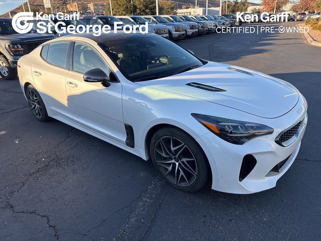 2022 Kia Stinger GT-Line's photo