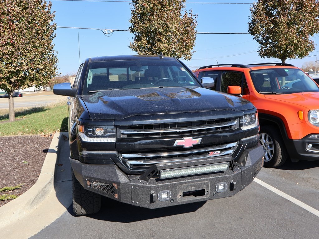 2017 Chevrolet Silverado 1500 LTZ photo 3