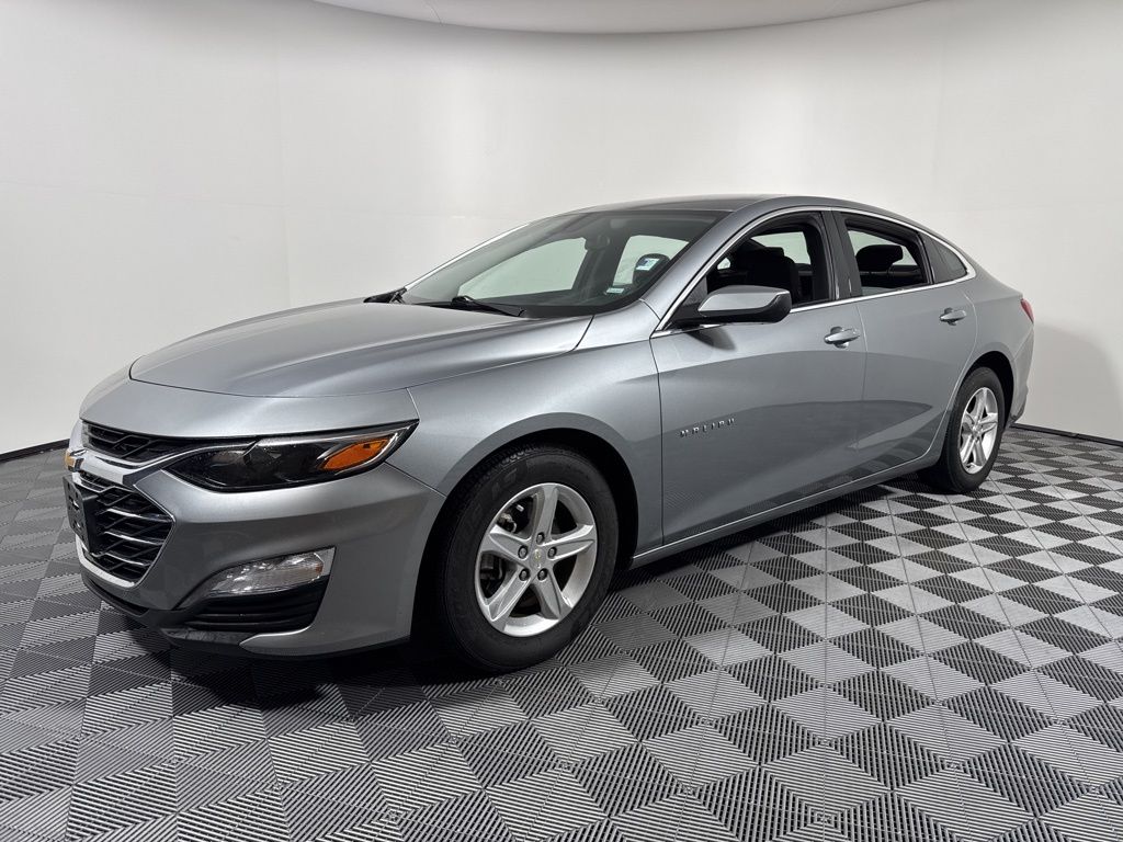 2023 Chevrolet Malibu 1LT photo 2