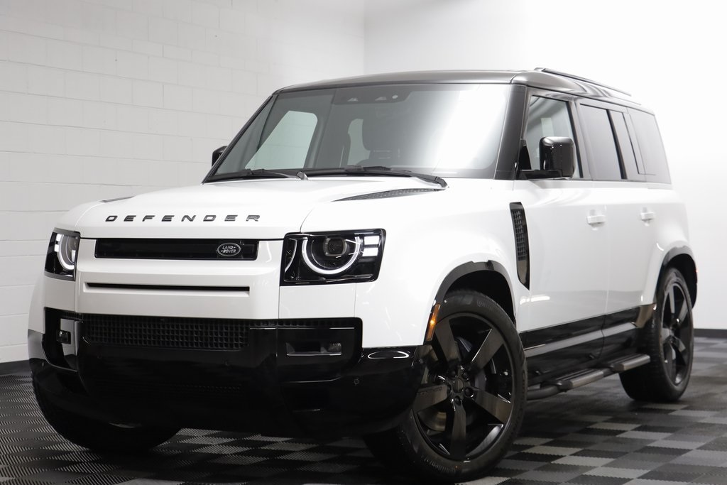 2026 Land Rover Defender X-Dynamic SE's photo