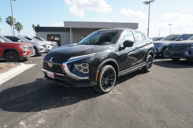 2026 Mitsubishi Eclipse Cross LE's photo