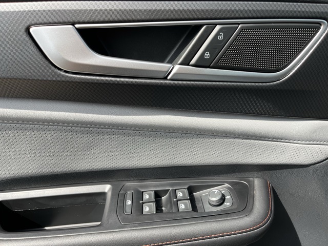 2025 Volkswagen Atlas Peak Edition SE photo 13