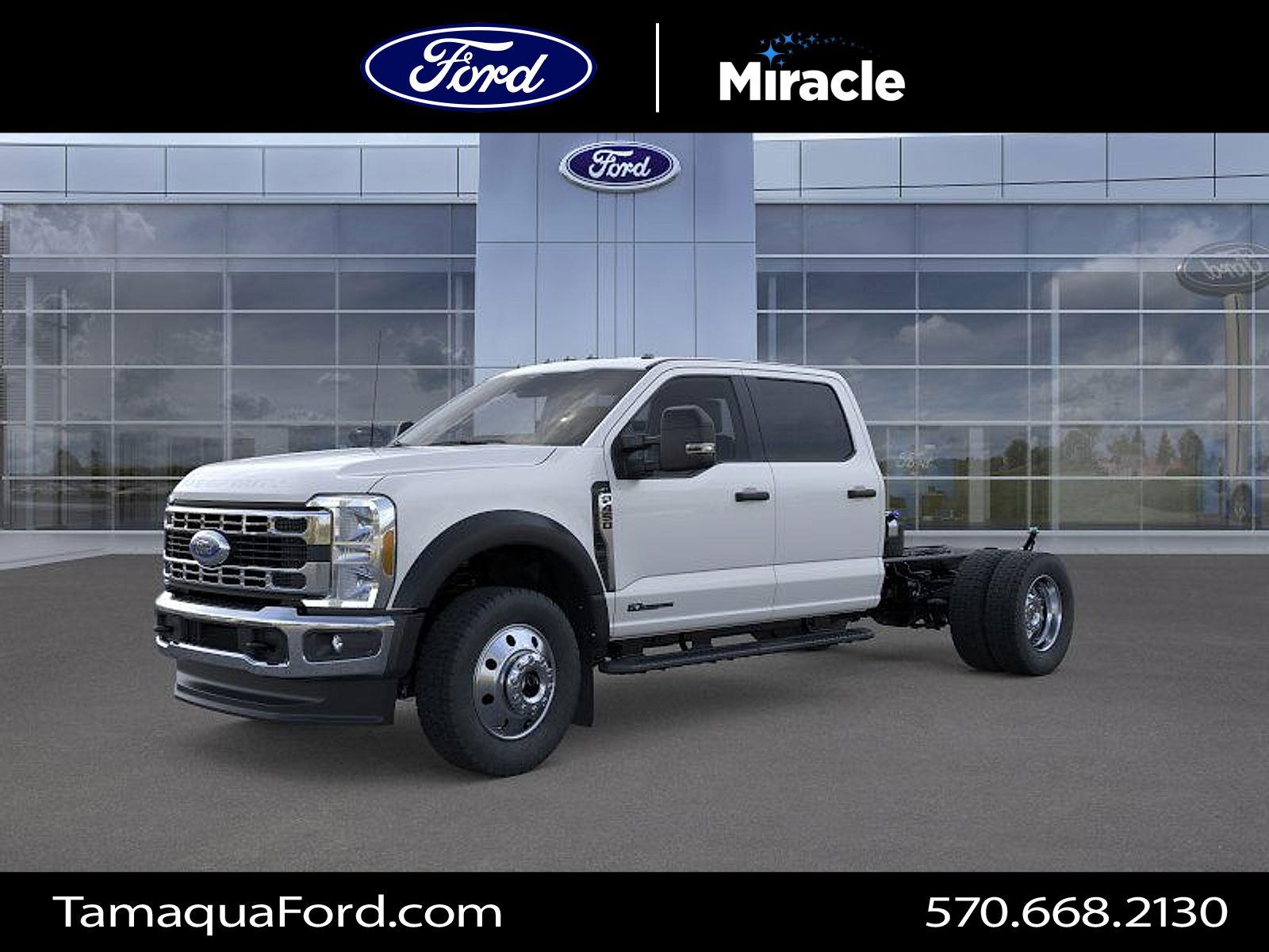 2025 Ford F-450 Super Duty Chassis Cab XLT's photo