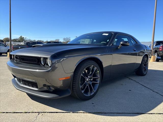 2023 Dodge Challenger R/T photo 3