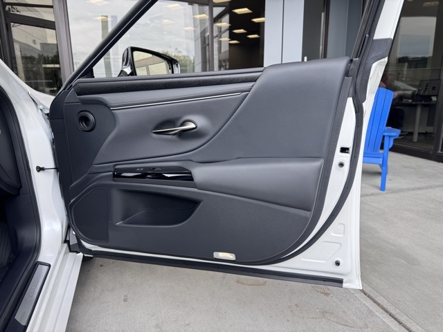 2025 Lexus ES 350 photo 20