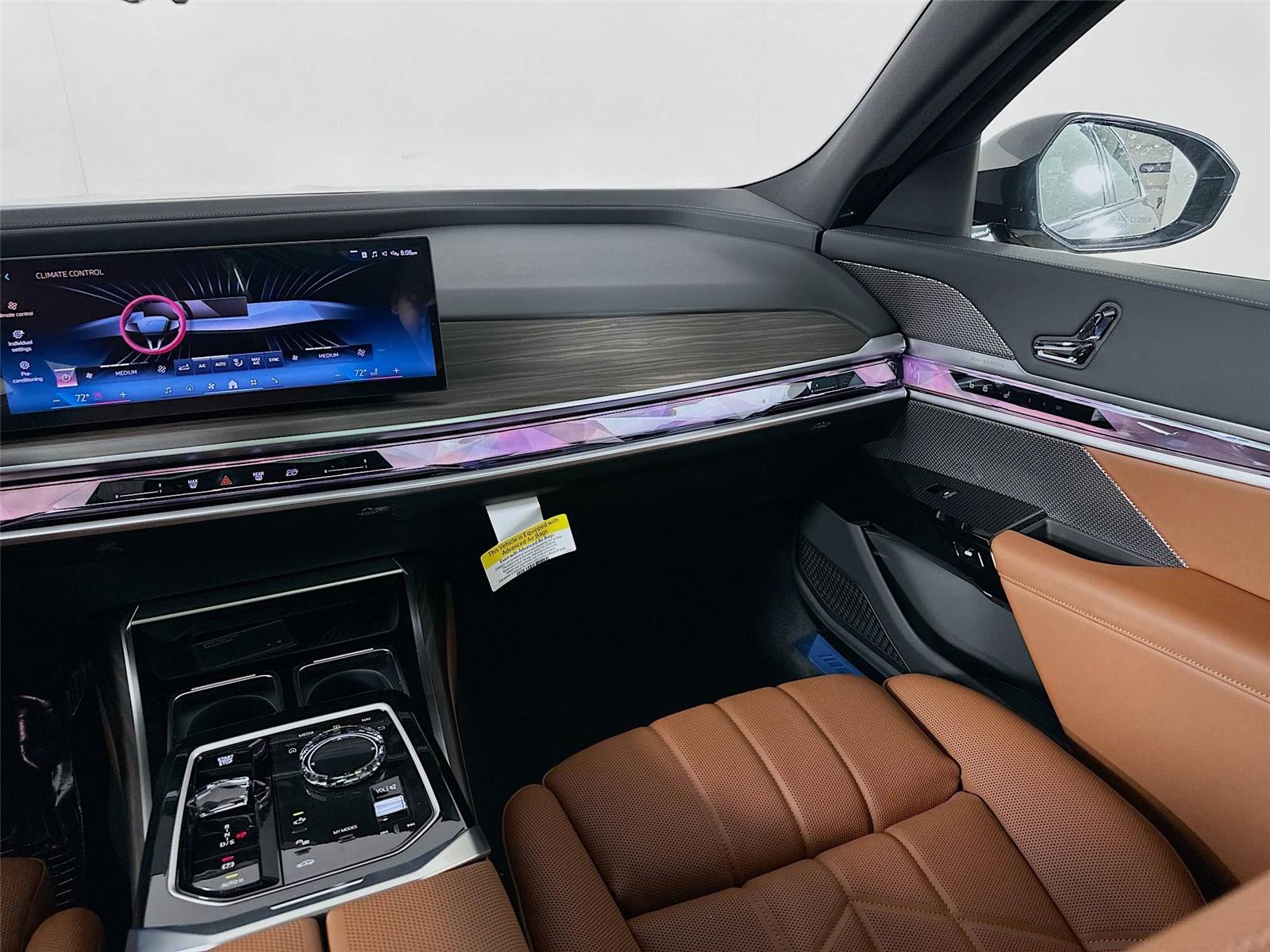 2026 Bmw 750e photo 25