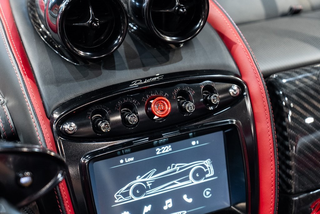 2017 Pagani Huayra photo 25
