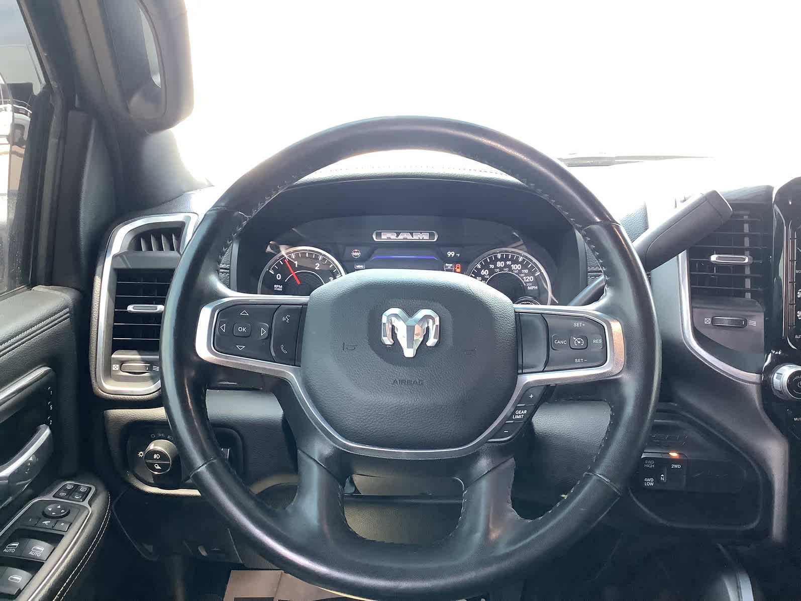 2024 Ram 3500 Laramie photo 14
