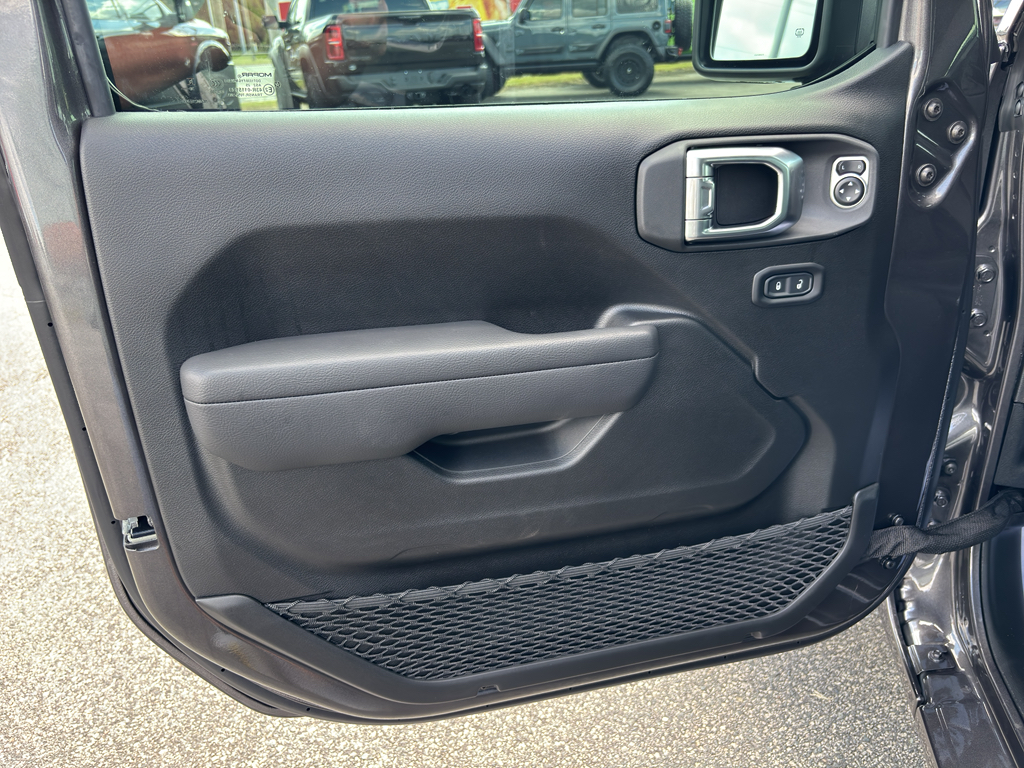 2025 Jeep Gladiator Sport photo 21