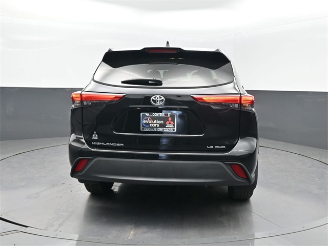 2020 Toyota Highlander LE photo 15