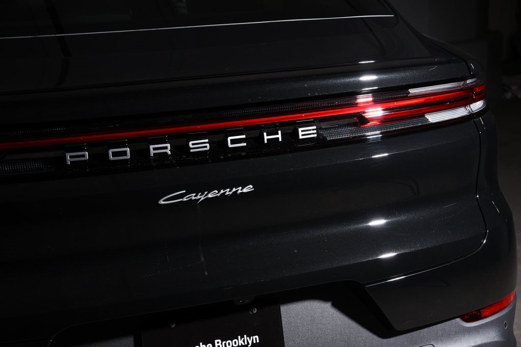 2025 Porsche Cayenne Coupe photo 12