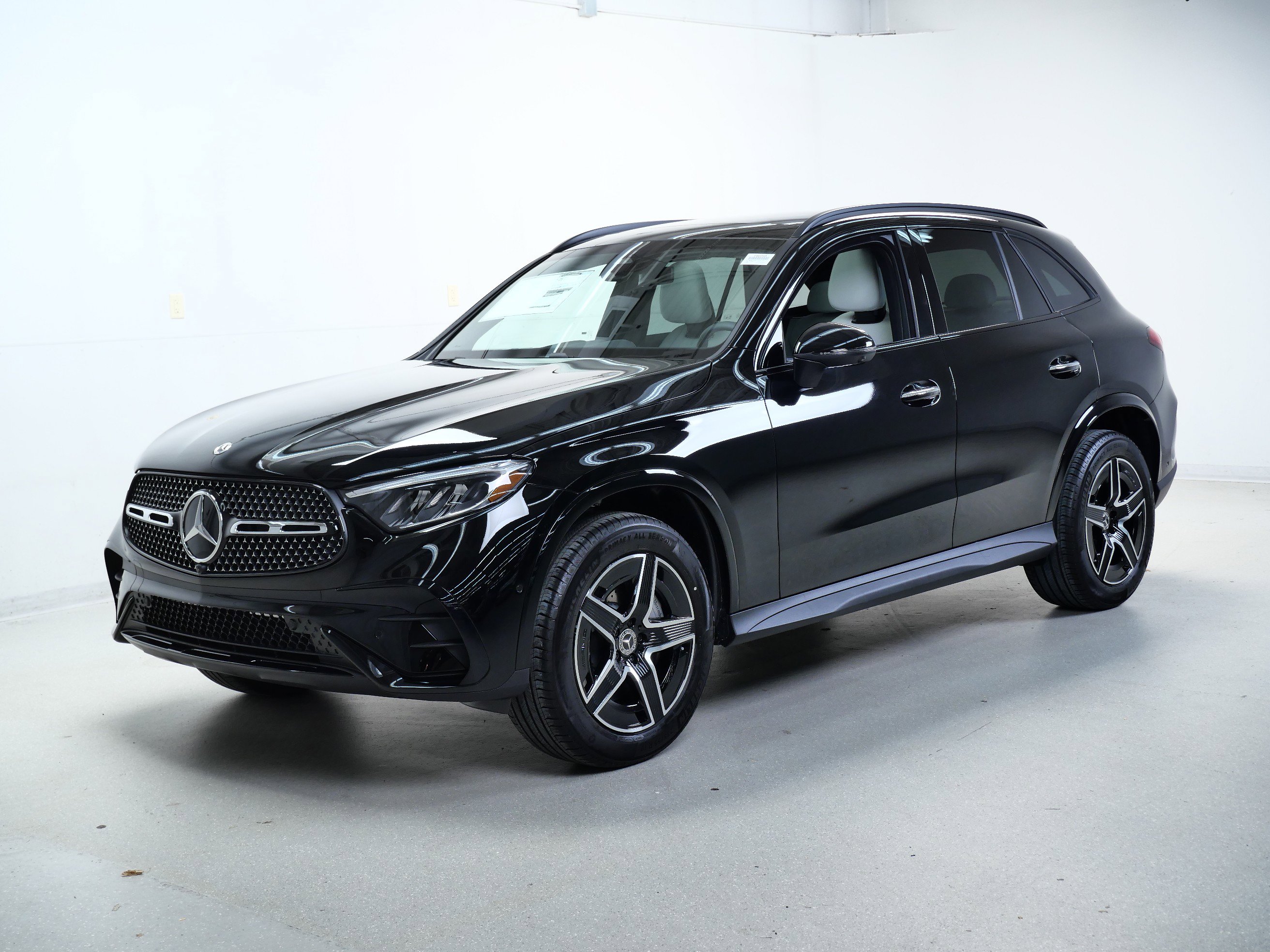 2026 Mercedes Benz GLC 300 4MATIC photo 4