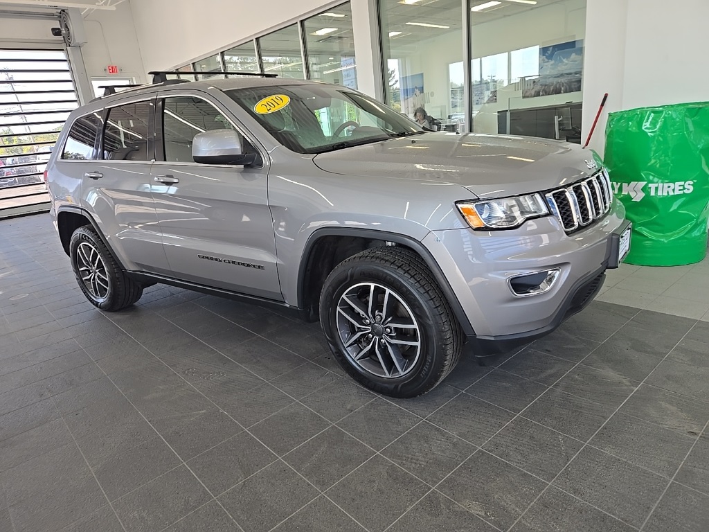 2019 Jeep Grand Cherokee Laredo E photo 4