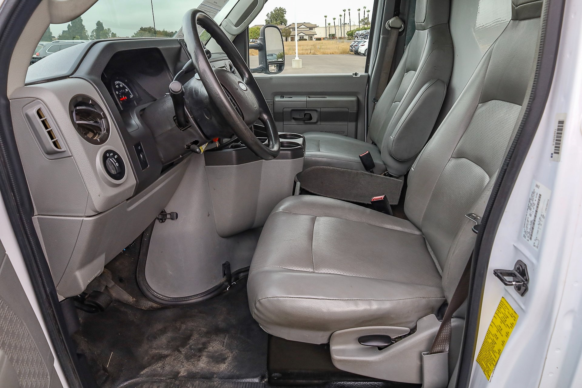 2019 Ford E-450 photo 9