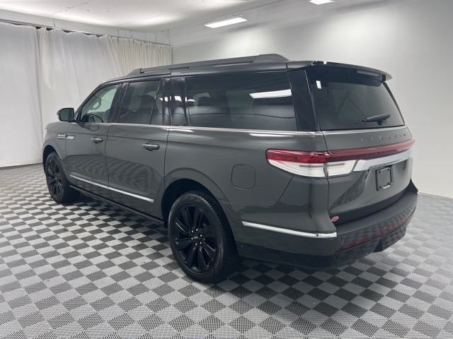 2023 Lincoln Navigator Black Label photo 3