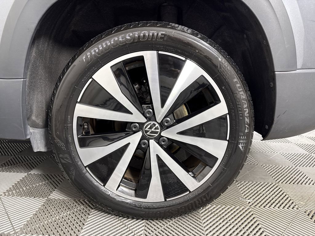 2024 Volkswagen Taos SE photo 15
