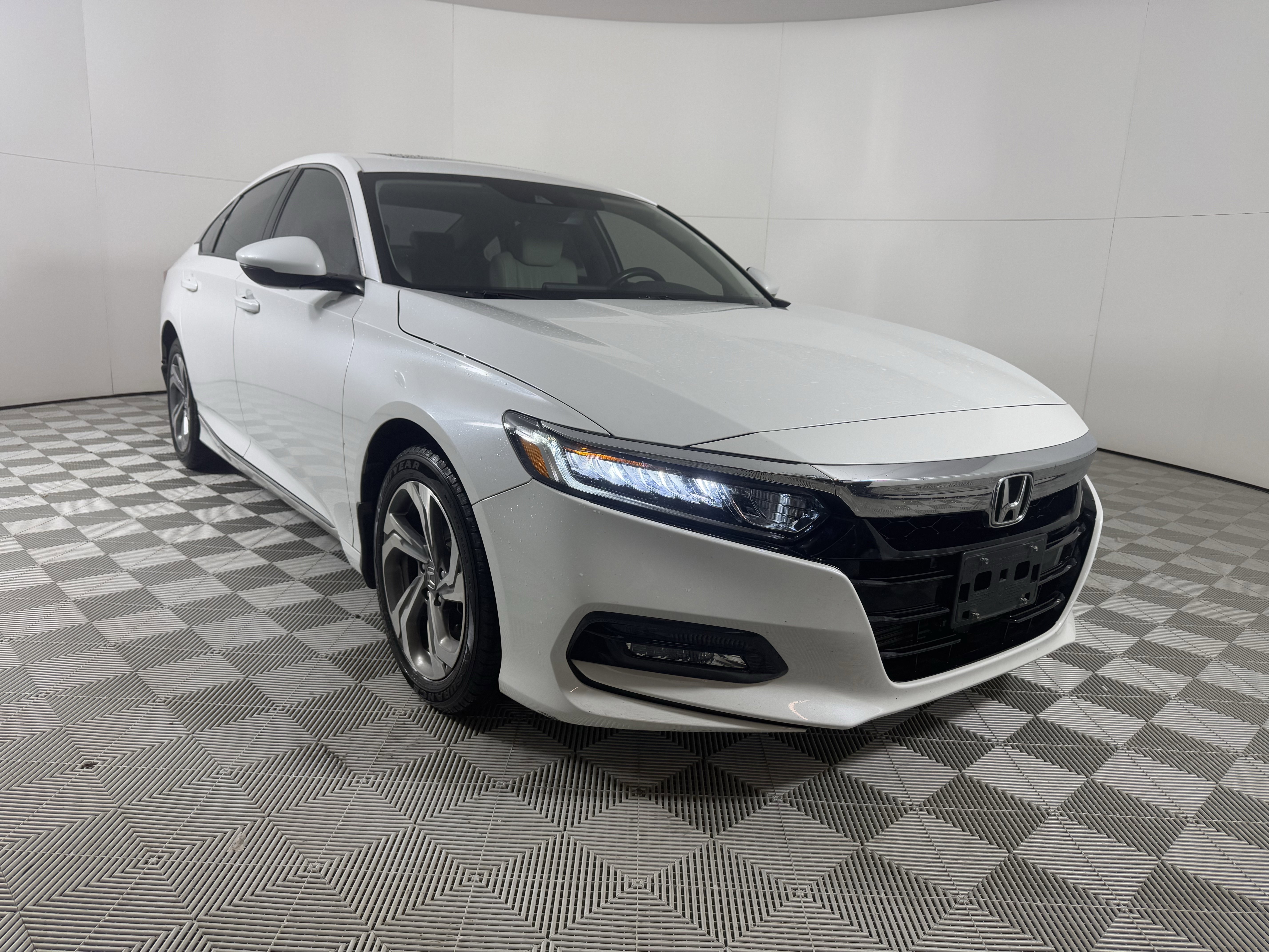 2019 Honda Accord EX-L's photo