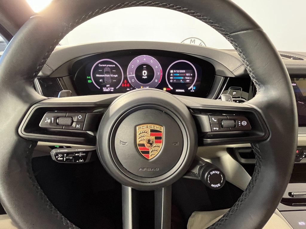 2024 Porsche Cayenne Base photo 5