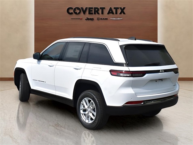 2025 Jeep Grand Cherokee Laredo X photo 3